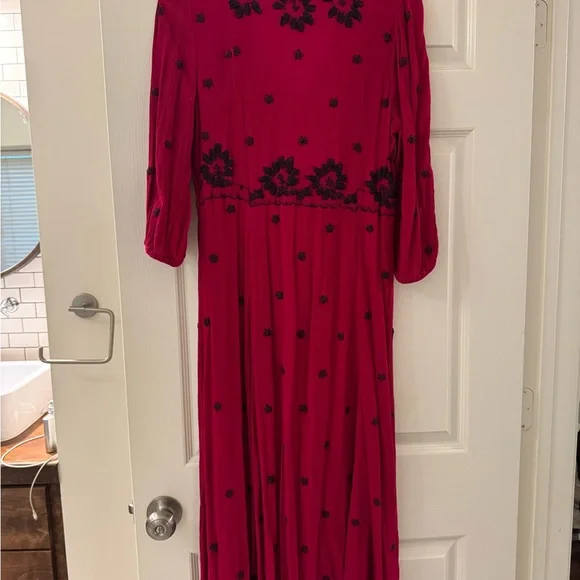 Elegant Pink Floral Dress - Picture 4 of 4